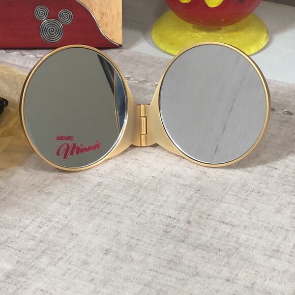 NWOT Limited Edition Sephora Minnie Mouse Compact - Picture 6 of 9